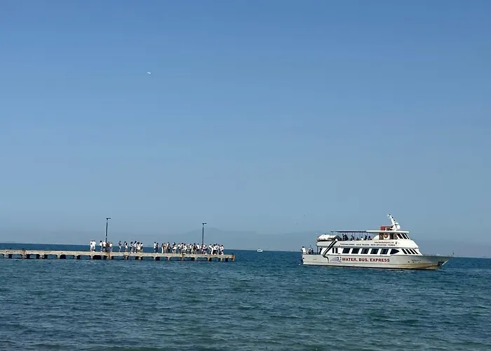 Thea Thermaikou * Agia Triada (Thessaloniki)